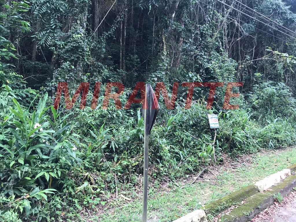 Terreno de 1159m² em Serra da Cantareira