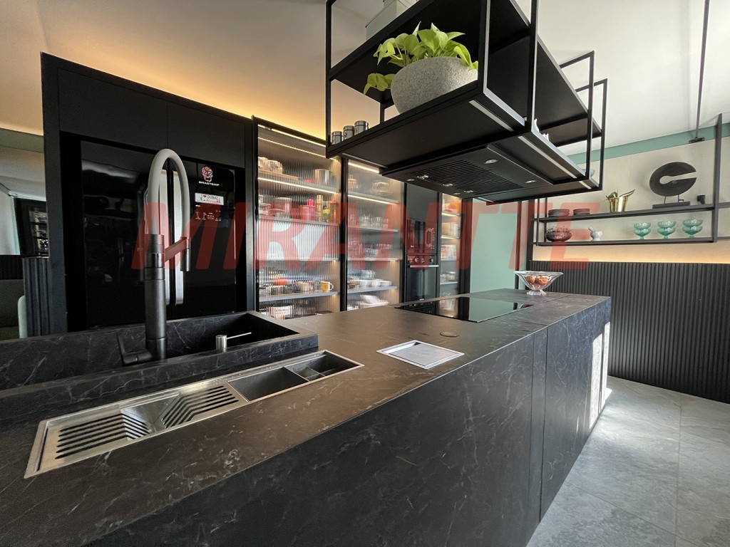 Cobertura de 488m² com 5 quartos em Santana