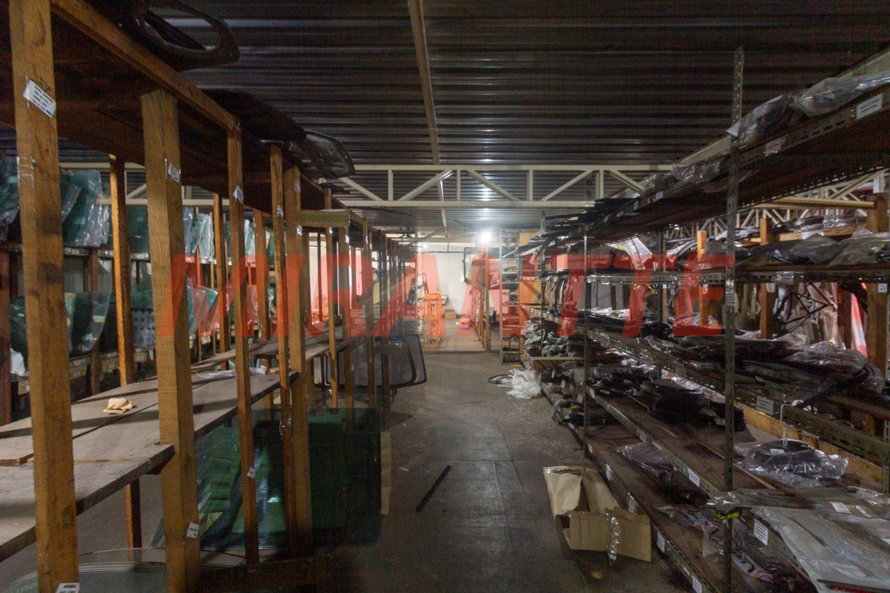 Comercial de 480m² em Vila Nelson