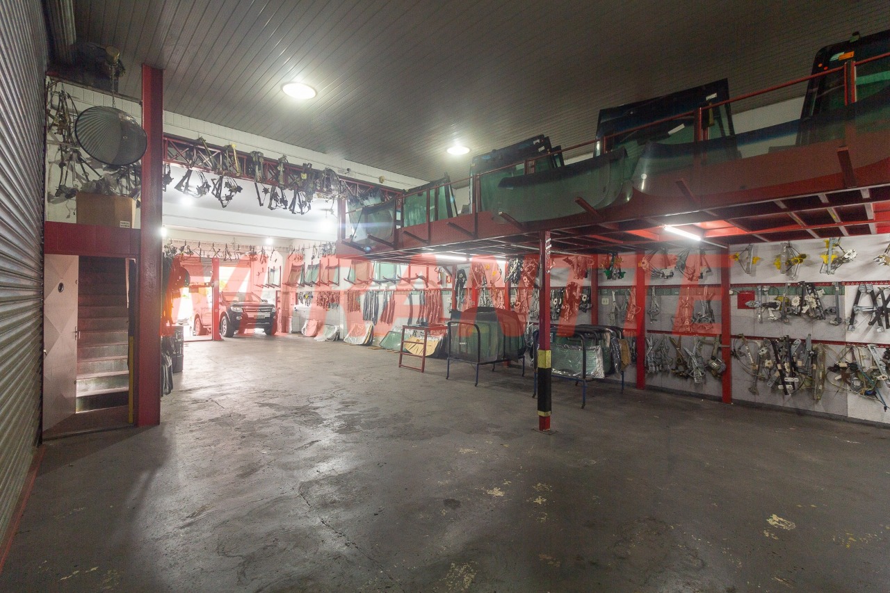 Comercial de 480m² em Vila Nelson