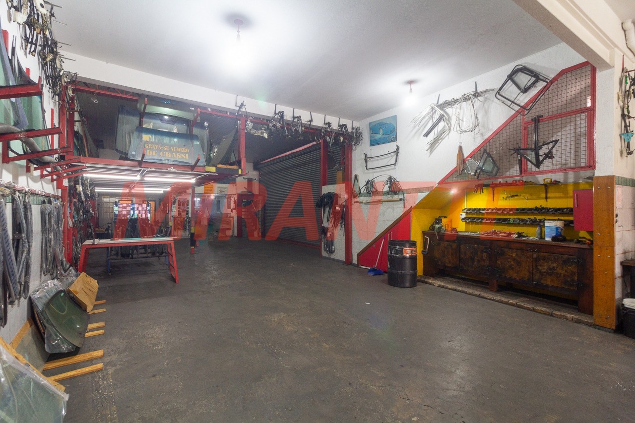Comercial de 480m² em Vila Nelson
