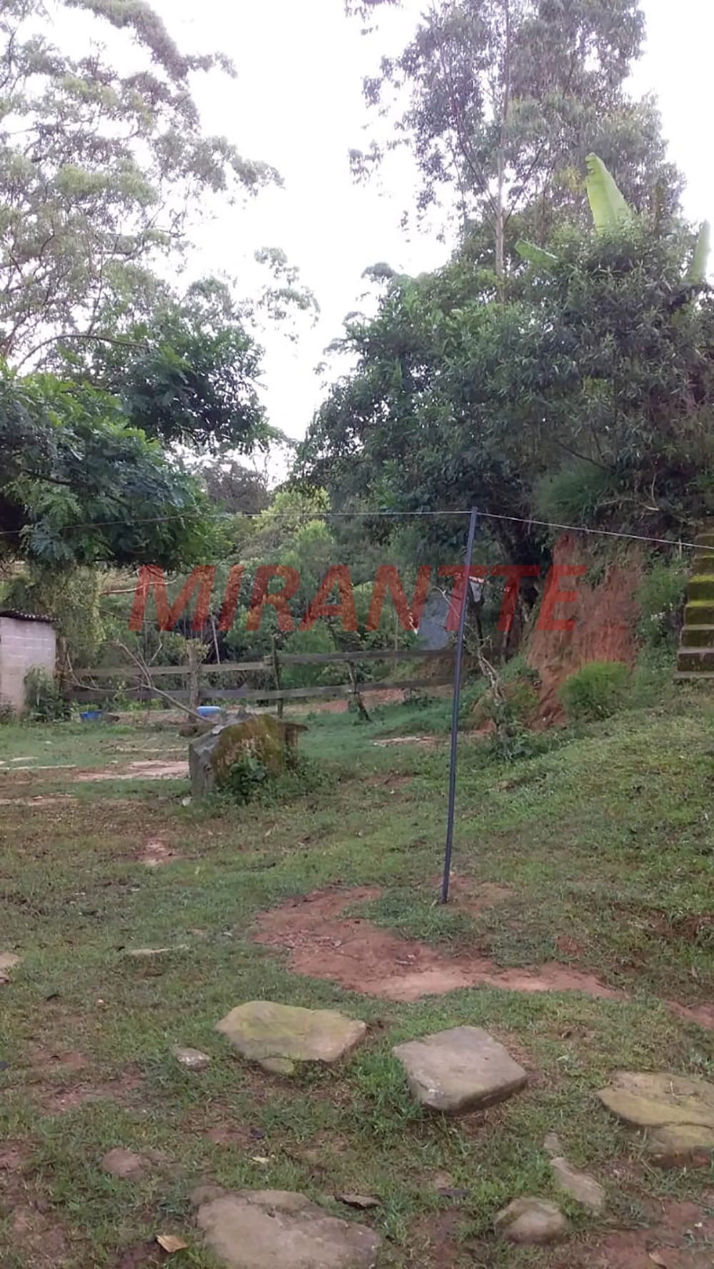 Terreno de 2437.75m² em Serra da Cantareira