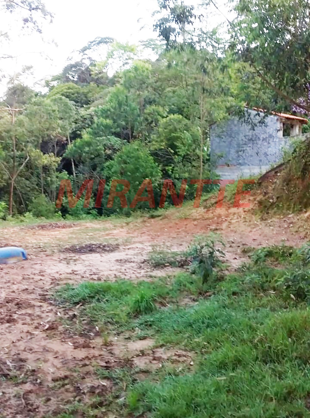 Terreno de 2437.75m² em Serra da Cantareira