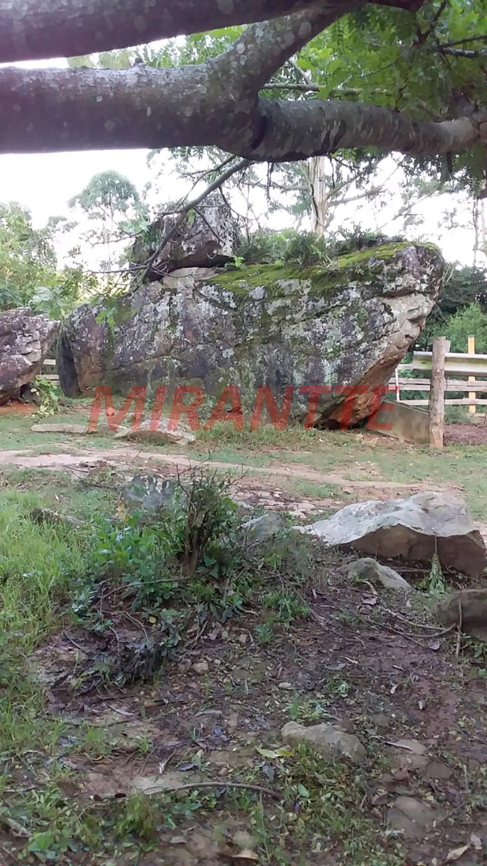 Terreno de 2437.75m² em Serra da Cantareira
