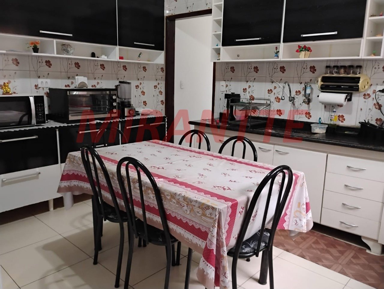 Sobrado de 185m² com 5 quartos em Jardim Tremembé