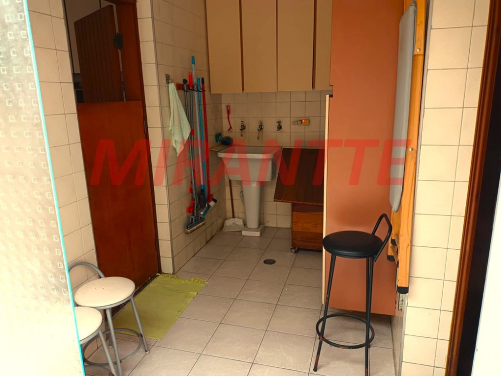 Sobrado de 167m² com 4 quartos em Sítio Do Morro