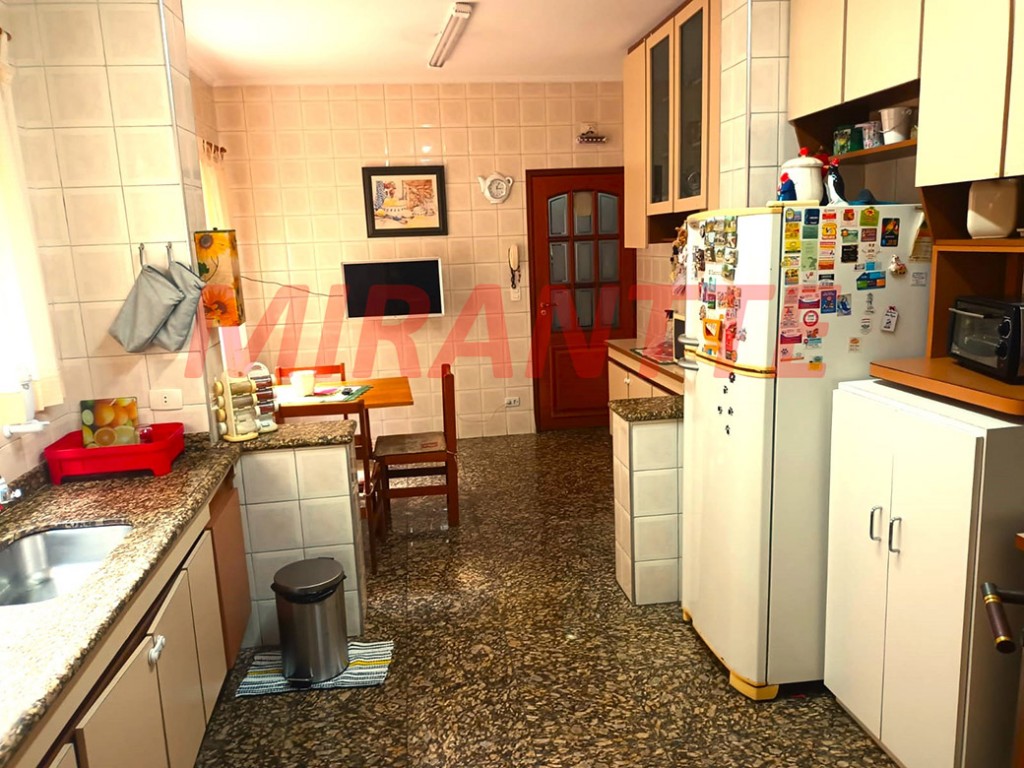 Sobrado de 167m² com 4 quartos em Sítio Do Morro