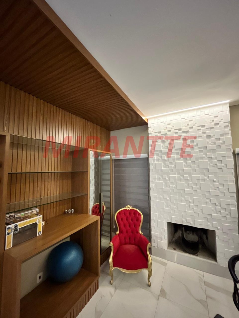 Sobrado de 495m² com 4 quartos em Serra Da Cantareira