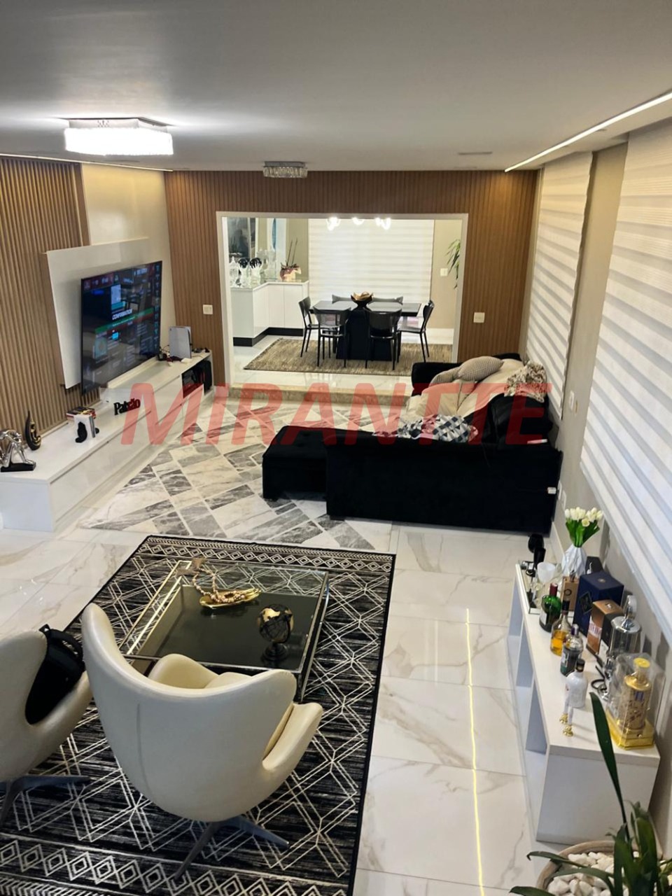 Sobrado de 495m² com 4 quartos em Serra Da Cantareira