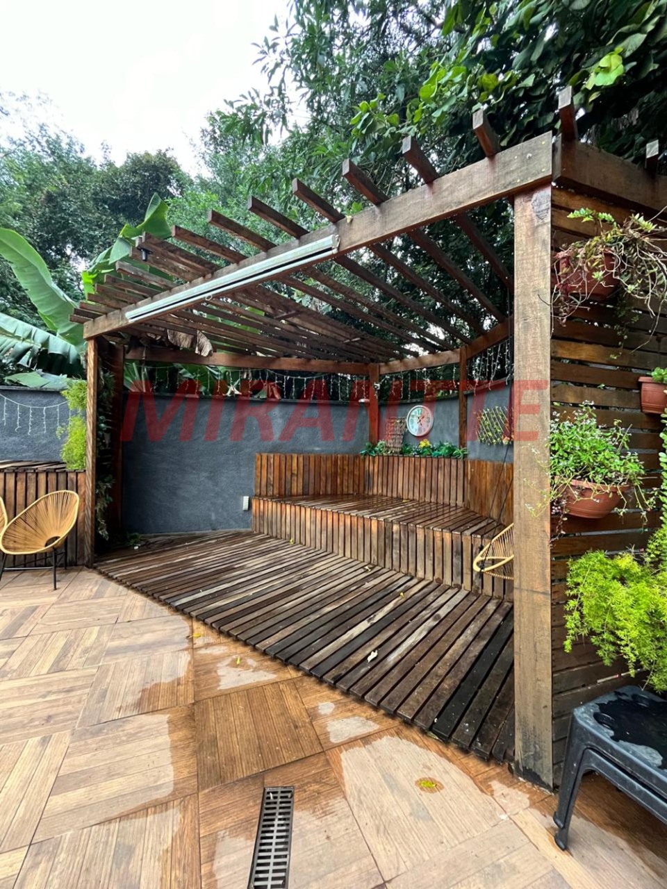 Sobrado de 495m² com 4 quartos em Serra Da Cantareira