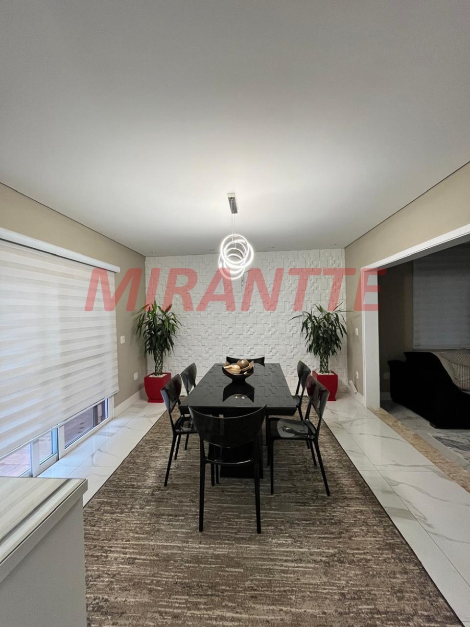 Sobrado de 495m² com 4 quartos em Serra Da Cantareira