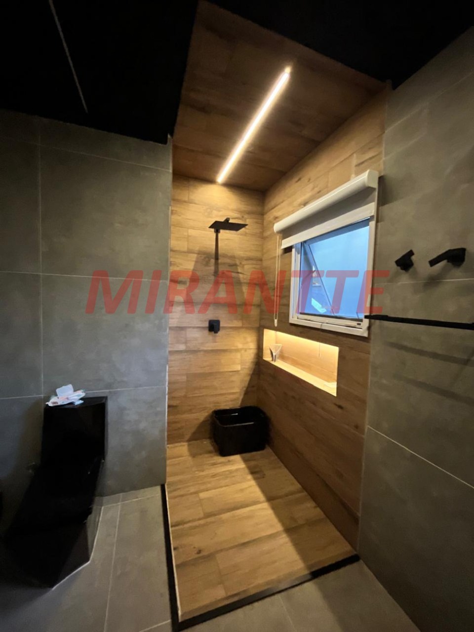 Sobrado de 495m² com 4 quartos em Serra Da Cantareira