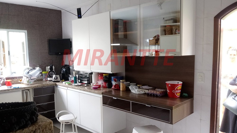 Sobrado de 162m² com 3 quartos em Vila Mazzei