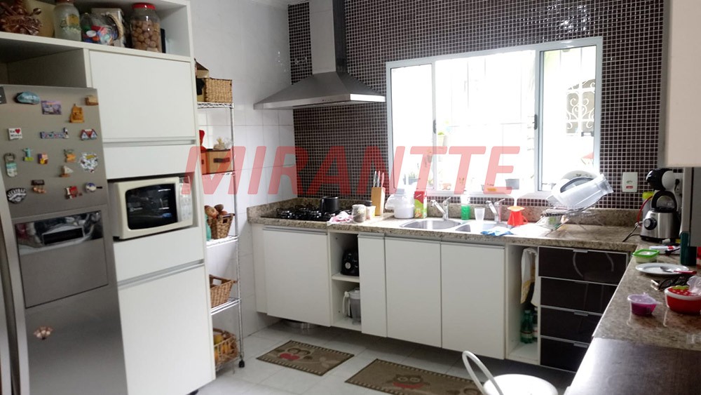 Sobrado de 162m² com 3 quartos em Vila Mazzei