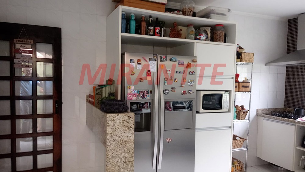 Sobrado de 162m² com 3 quartos em Vila Mazzei