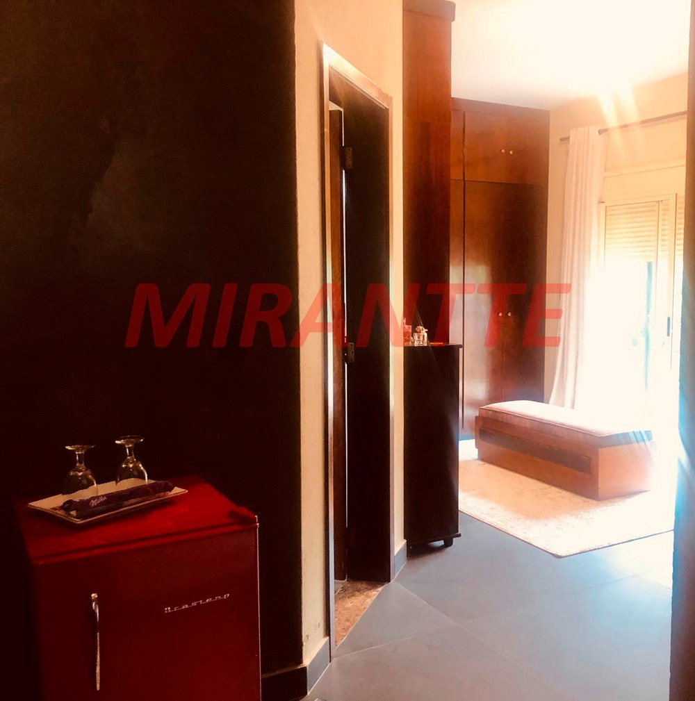 Sobrado de 750m² com 4 quartos em Serra Da Cantareira