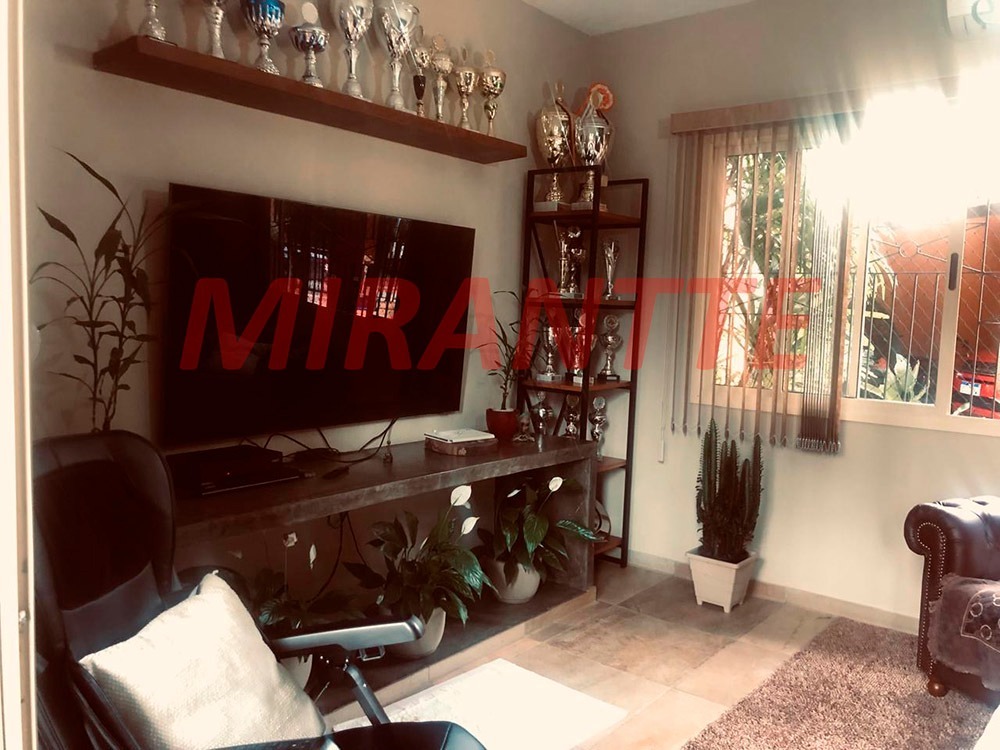 Sobrado de 750m² com 4 quartos em Serra Da Cantareira