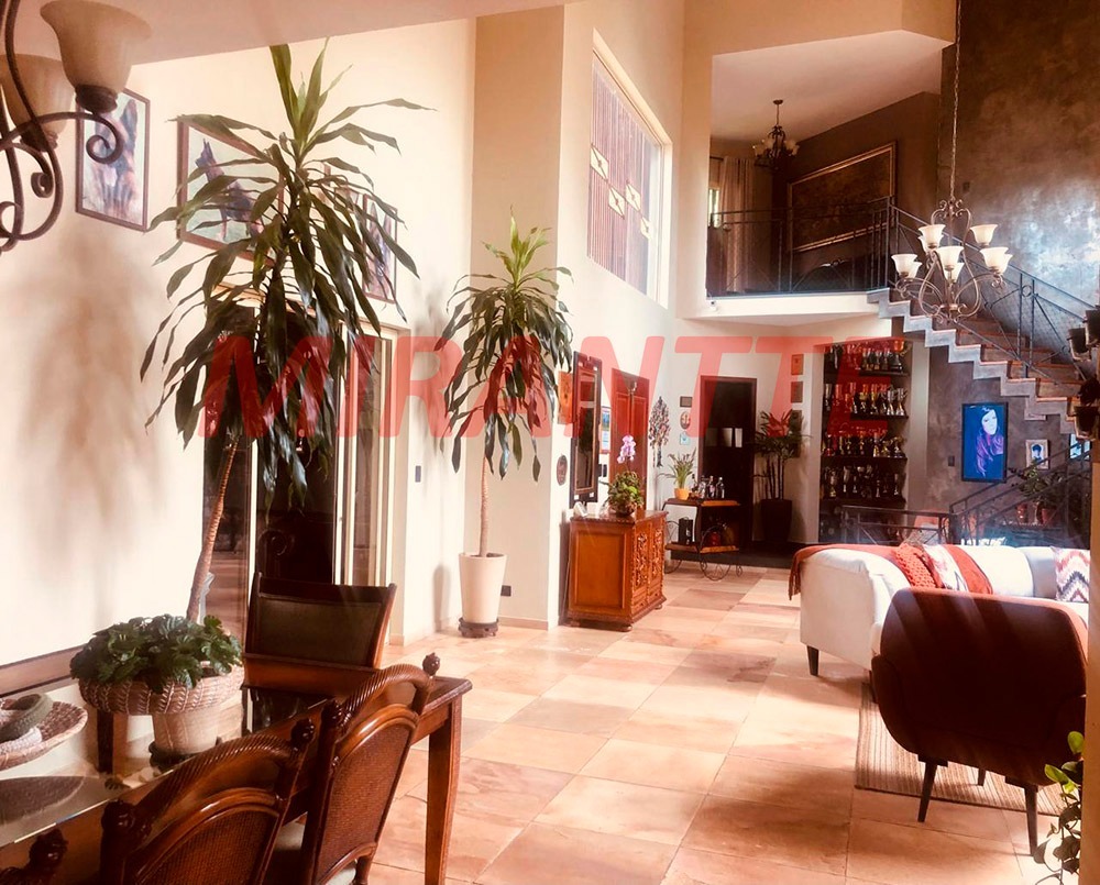 Sobrado de 750m² com 4 quartos em Serra Da Cantareira