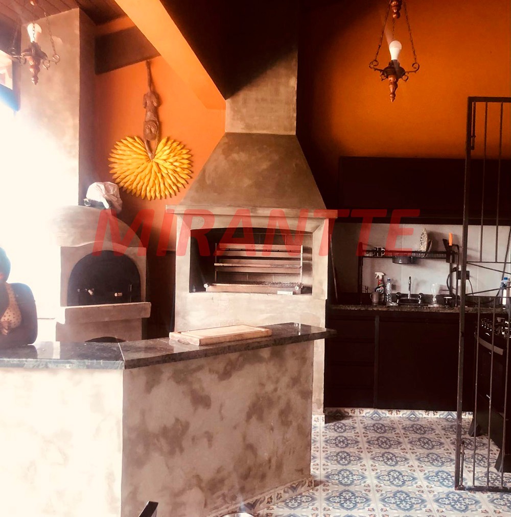 Sobrado de 750m² com 4 quartos em Serra Da Cantareira
