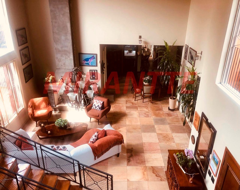 Sobrado de 750m² com 4 quartos em Serra Da Cantareira