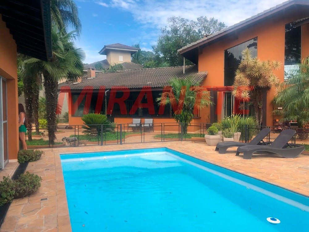 Sobrado de 750m² com 4 quartos em Serra Da Cantareira