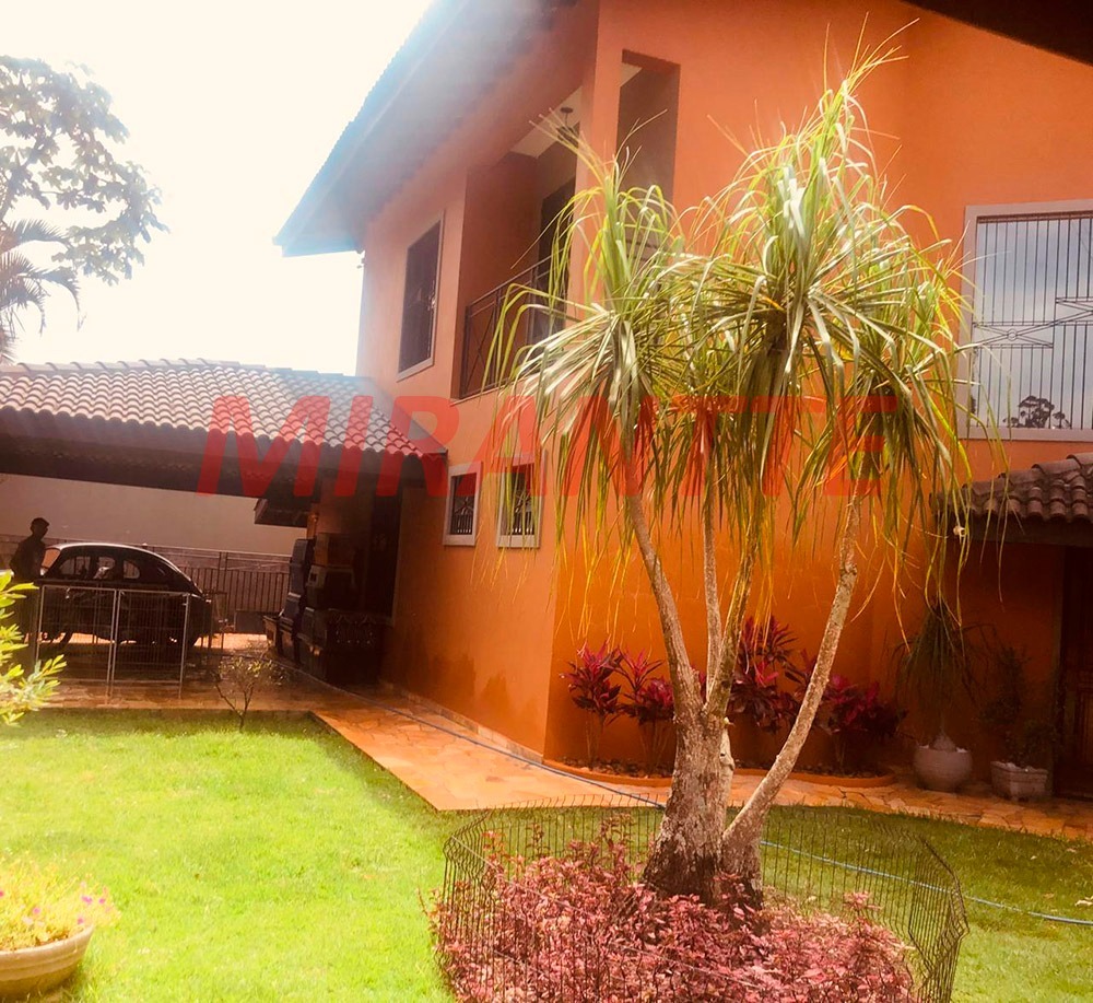 Sobrado de 750m² com 4 quartos em Serra Da Cantareira