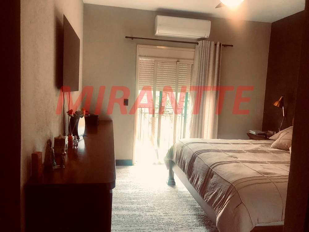 Sobrado de 750m² com 4 quartos em Serra Da Cantareira