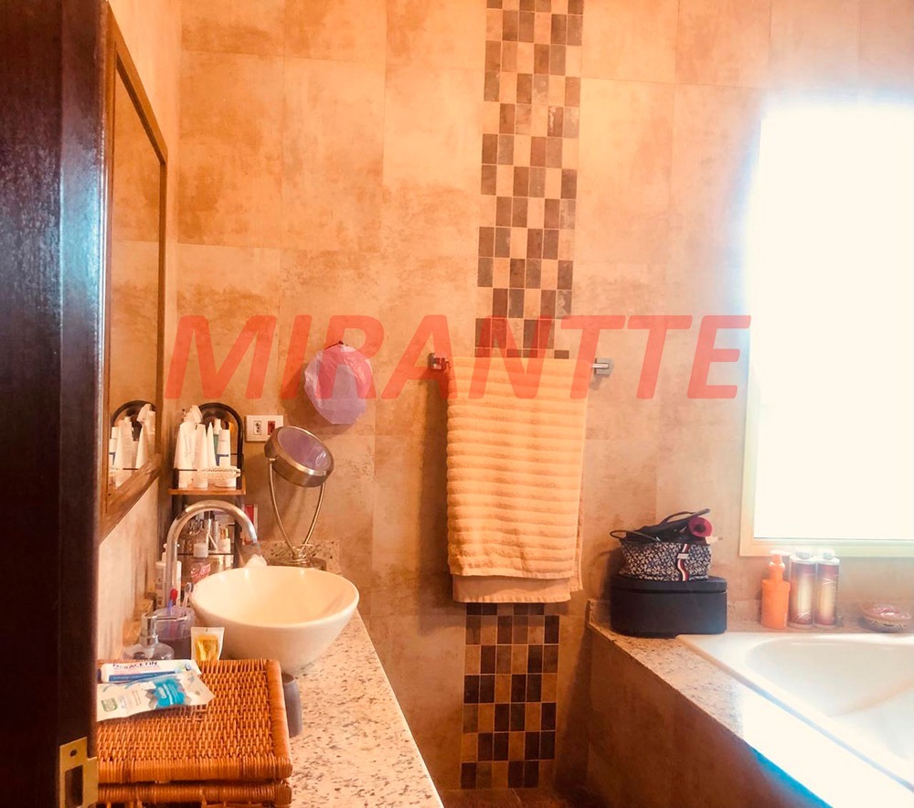 Sobrado de 750m² com 4 quartos em Serra Da Cantareira
