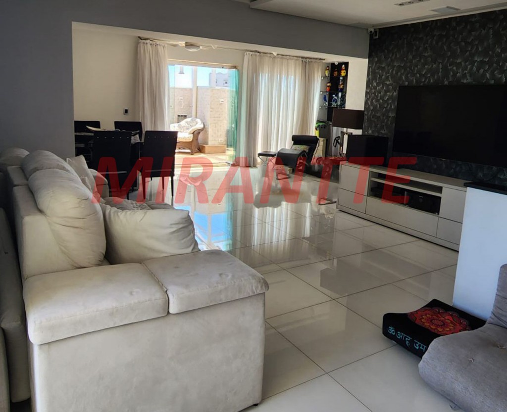Cobertura de 200m² com 3 quartos em Santana