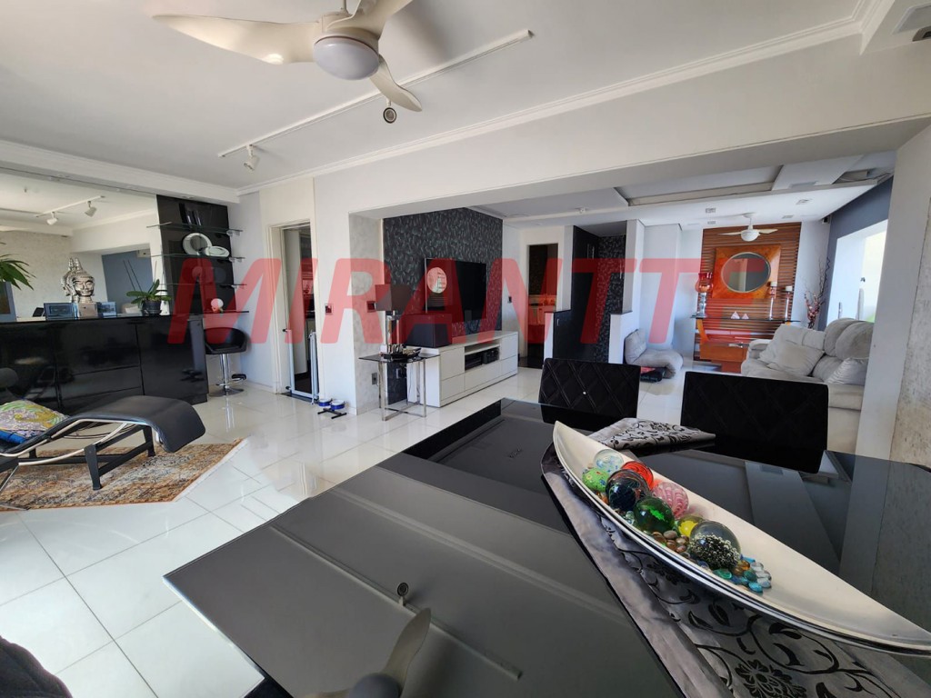 Cobertura de 200m² com 3 quartos em Santana