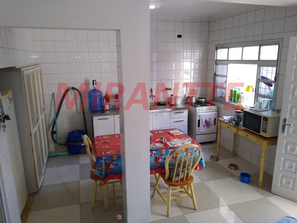 Sobrado de 198m² com 4 quartos em Tremembe
