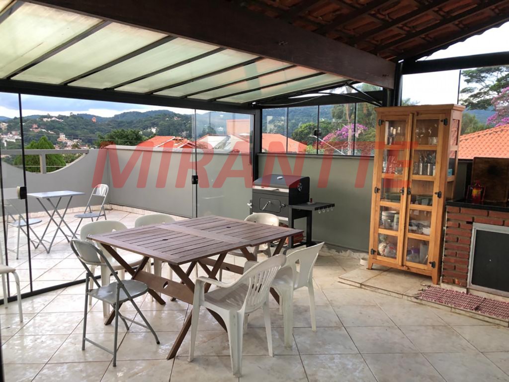Sobrado de 260m² com 3 quartos em Tremembe