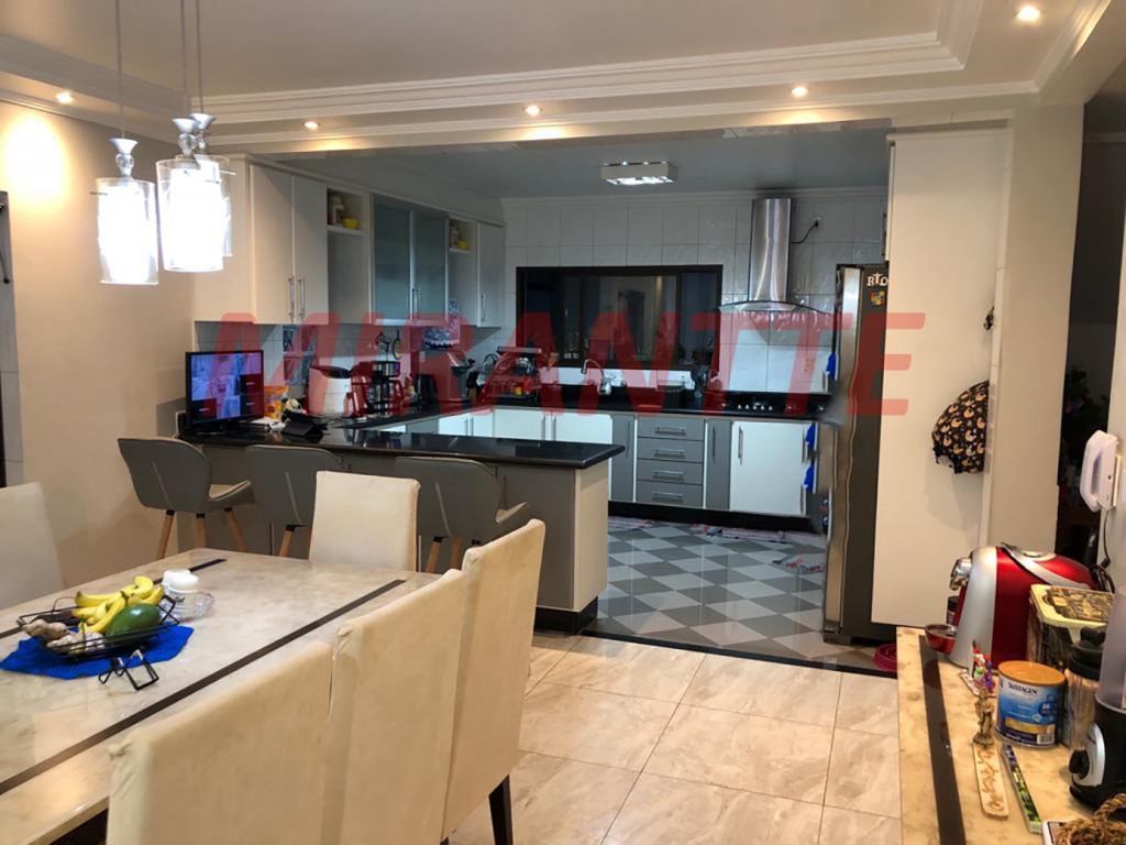 Sobrado de 260m² com 3 quartos em Tremembe