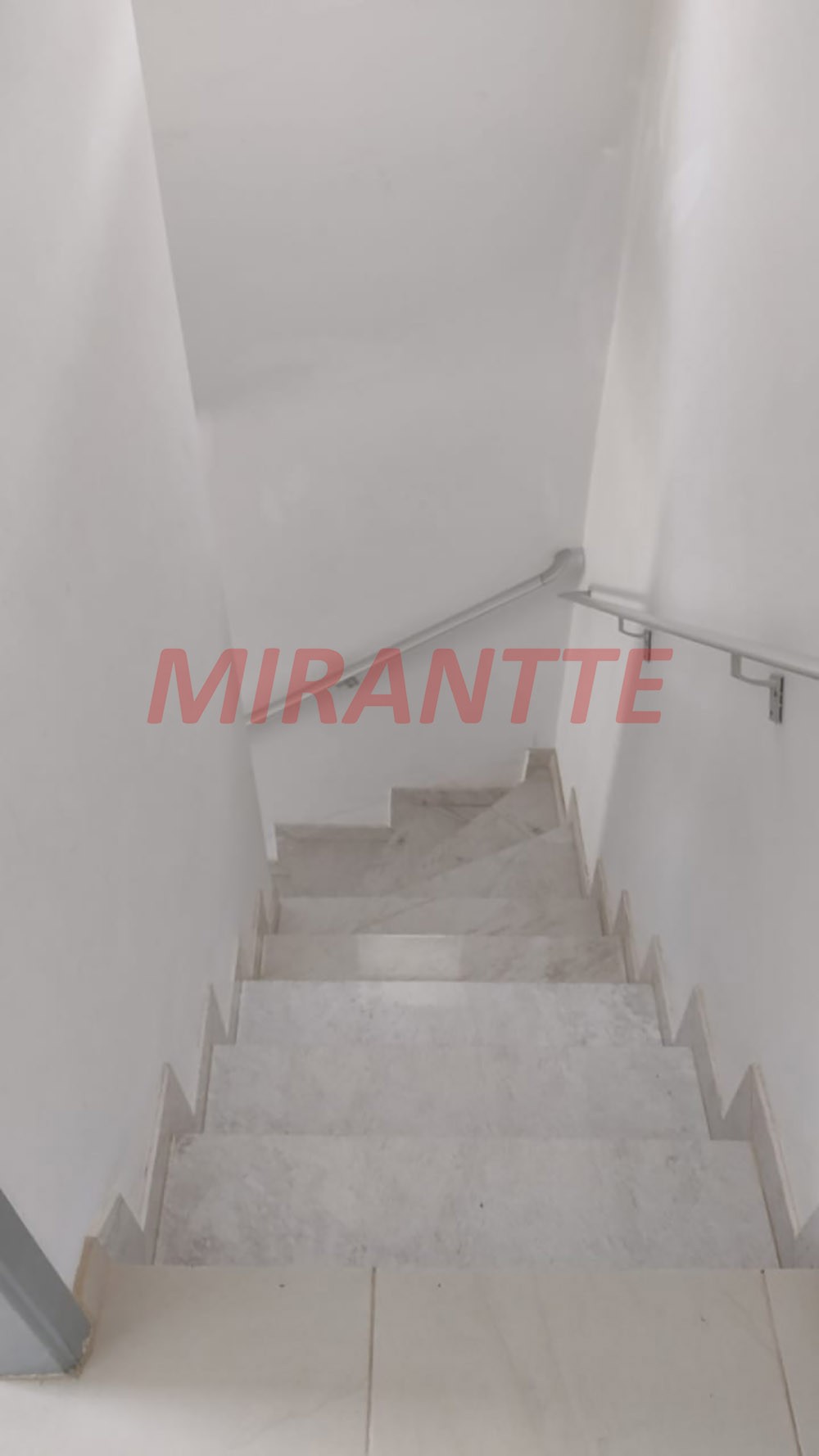 Sobrado de 144m² com 2 quartos em Jardim Peri
