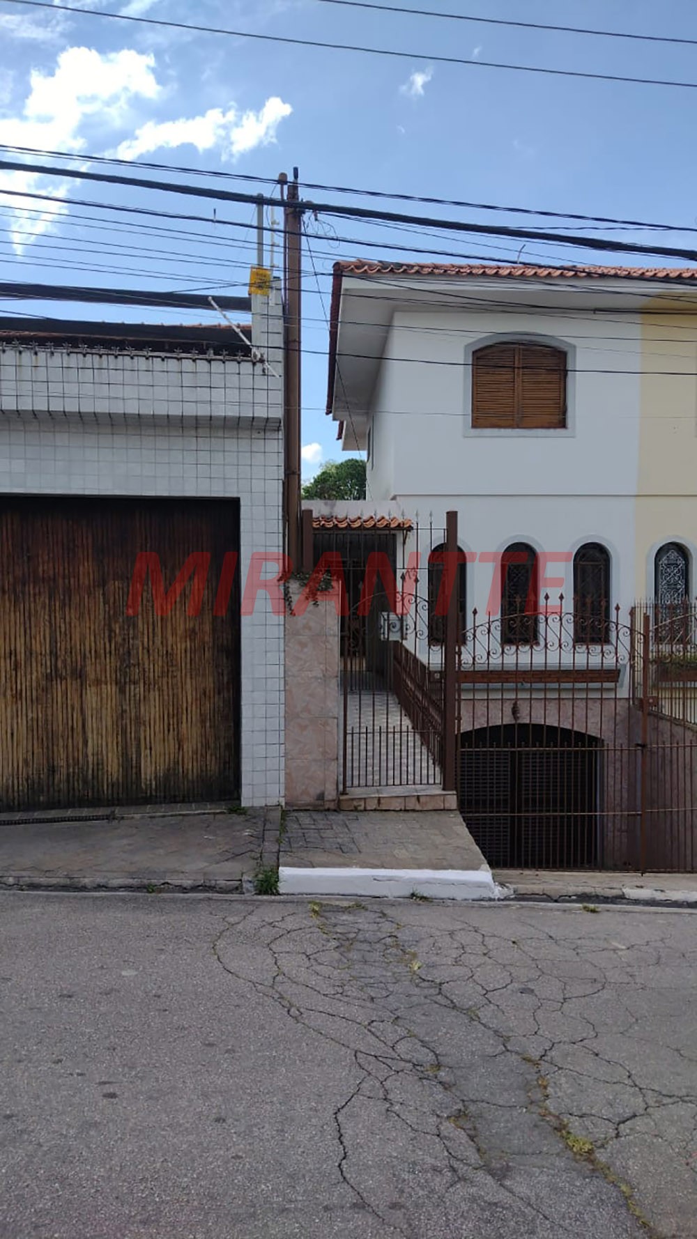 Sobrado de 144m² com 2 quartos em Jardim Peri