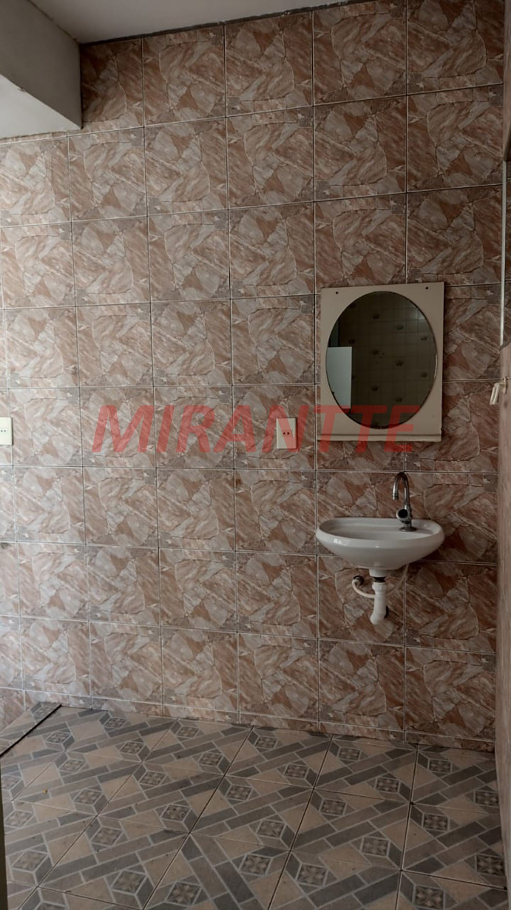 Sobrado de 144m² com 2 quartos em Jardim Peri