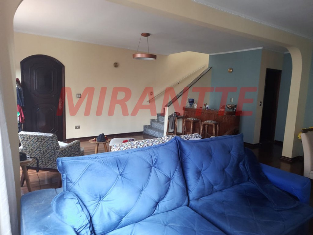 Sobrado de 360m² com 5 quartos em Imirim