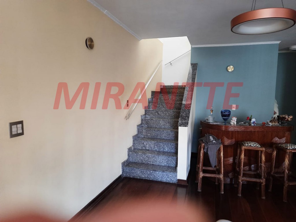 Sobrado de 360m² com 5 quartos em Imirim