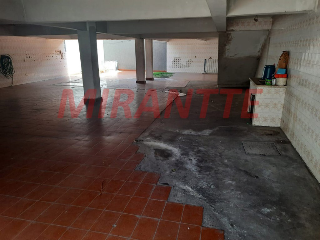 Sobrado de 360m² com 5 quartos em Imirim
