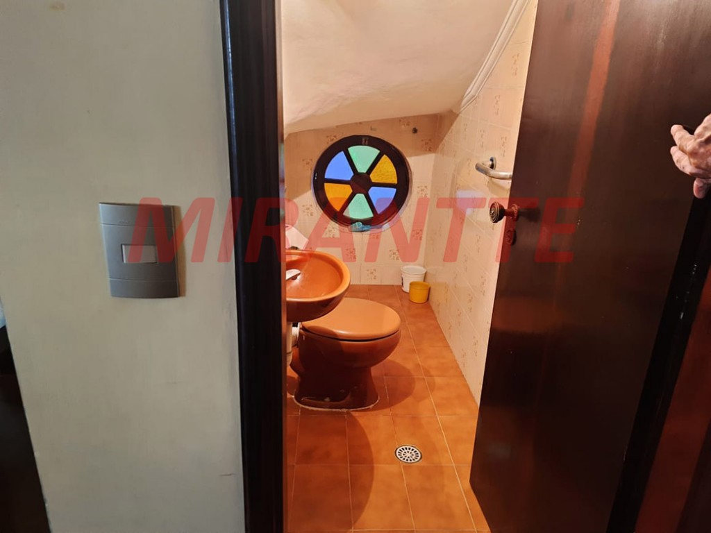Sobrado de 360m² com 5 quartos em Imirim