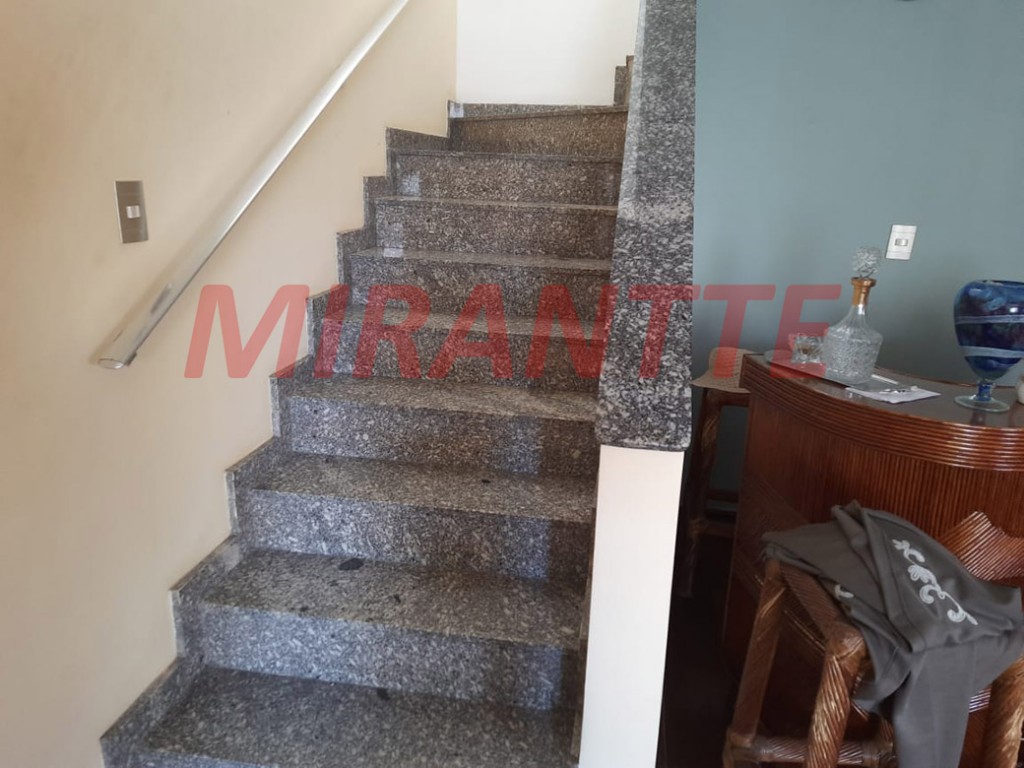 Sobrado de 360m² com 5 quartos em Imirim