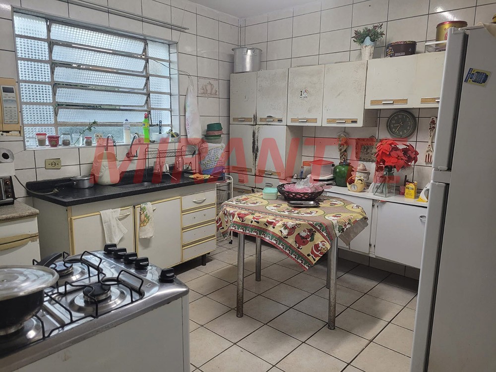 Sobrado de 200m² com 4 quartos em Bortolândia
