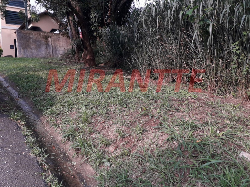 Terreno de 1110m² em Serra da Cantareira