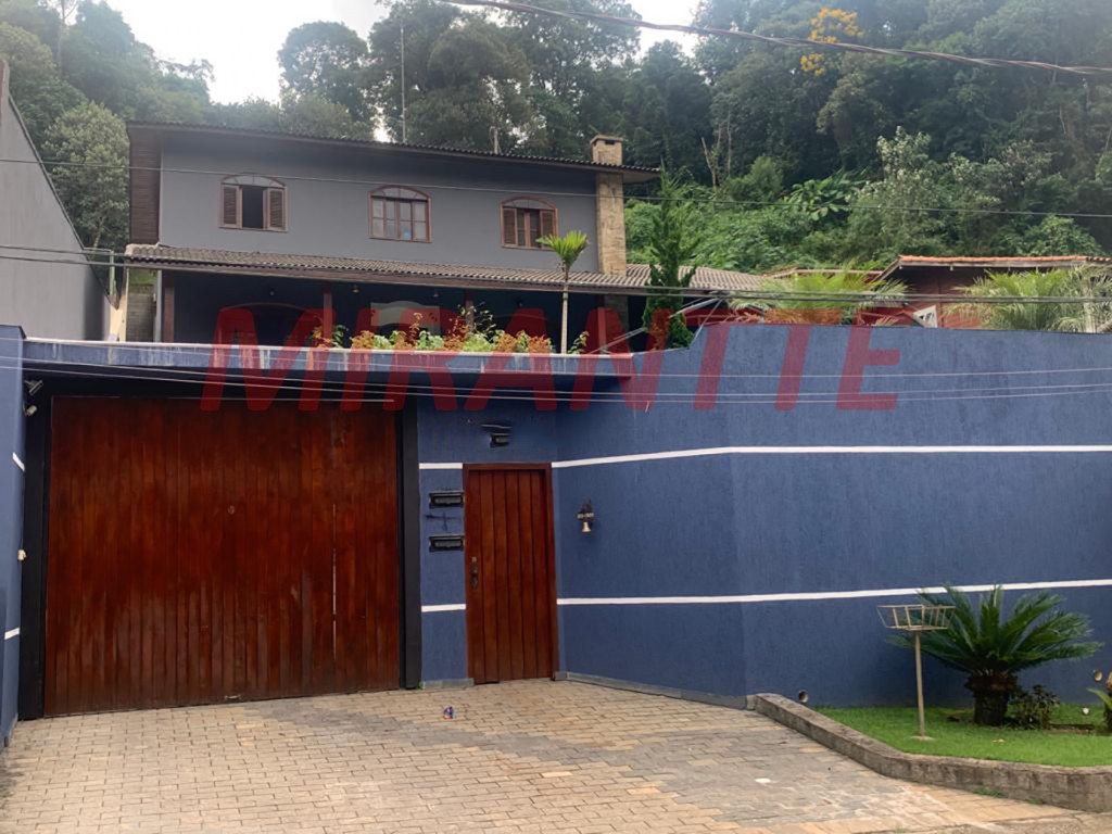 Sobrado de 600m² com 3 quartos em Serra Da Cantareira