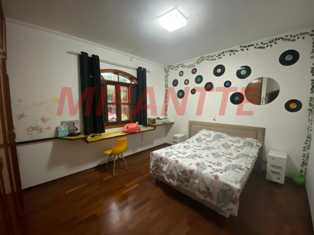 Sobrado de 600m² com 3 quartos em Serra Da Cantareira