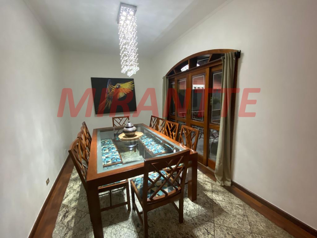 Sobrado de 600m² com 3 quartos em Serra Da Cantareira