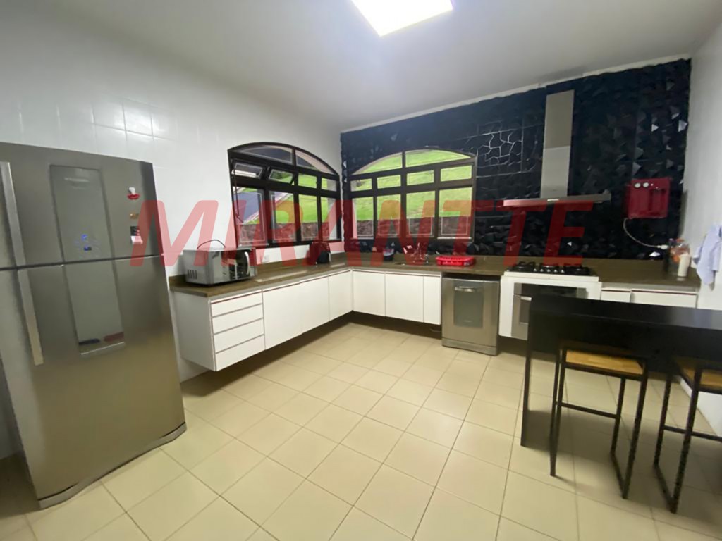 Sobrado de 600m² com 3 quartos em Serra Da Cantareira