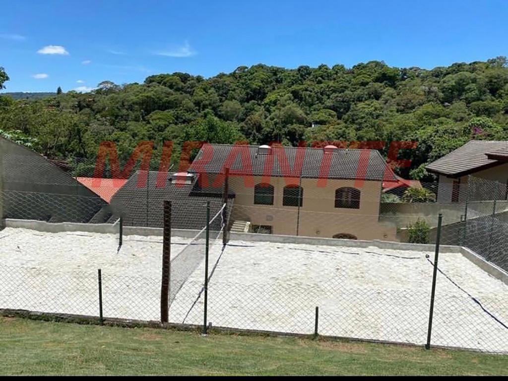 Sobrado de 600m² com 3 quartos em Serra Da Cantareira