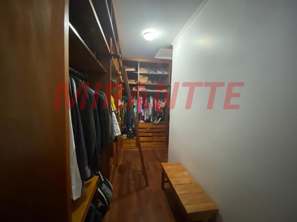 Sobrado de 600m² com 3 quartos em Serra Da Cantareira