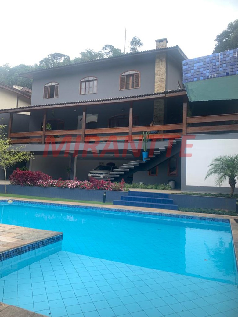 Sobrado de 600m² com 3 quartos em Serra Da Cantareira